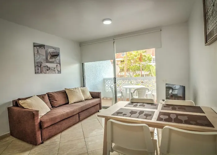 Playa Honda Pool View Apartment *