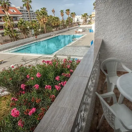 Playa Honda Pool View Apartman
