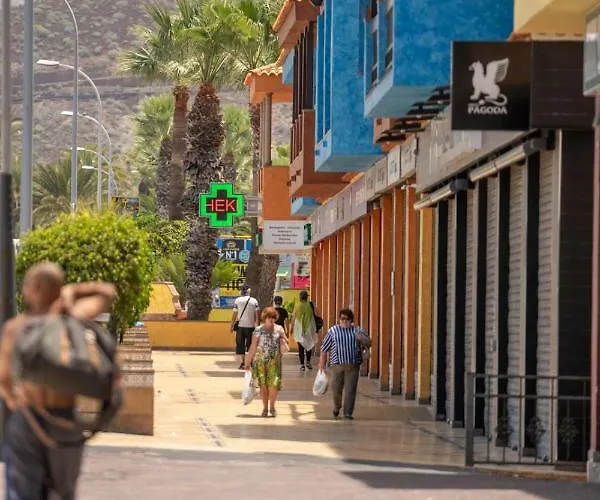 Playa Honda Pool View Apartman *